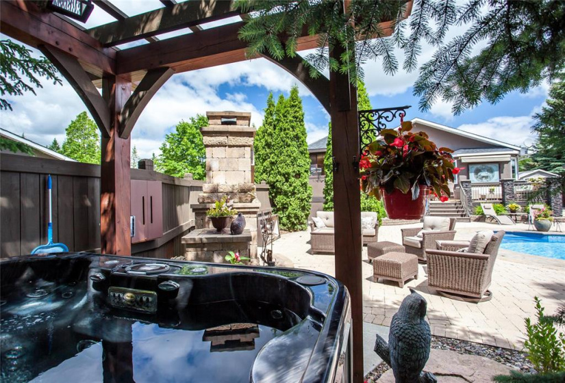 51159 Poirier, 3 Bedrooms Bedrooms, 9 Rooms Rooms,3 BathroomsBathrooms,Residential,For Sale,Poirier