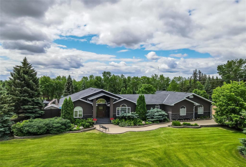 51159 Poirier, 3 Bedrooms Bedrooms, 9 Rooms Rooms,3 BathroomsBathrooms,Residential,For Sale,Poirier