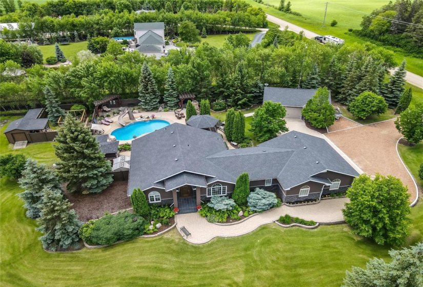 51159 Poirier, 3 Bedrooms Bedrooms, 9 Rooms Rooms,3 BathroomsBathrooms,Residential,For Sale,Poirier