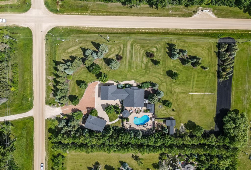 51159 Poirier, 3 Bedrooms Bedrooms, 9 Rooms Rooms,3 BathroomsBathrooms,Residential,For Sale,Poirier
