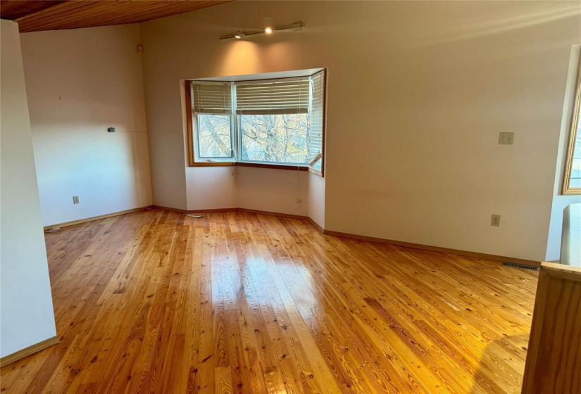 755 St Mary’s, ,Industrial/comm/investmnt,For Sale,St Mary’s