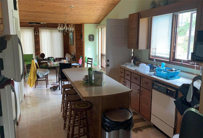 220 Thunder, 3 Bedrooms Bedrooms, 10 Rooms Rooms,1 BathroomBathrooms,Residential,For Sale,Thunder