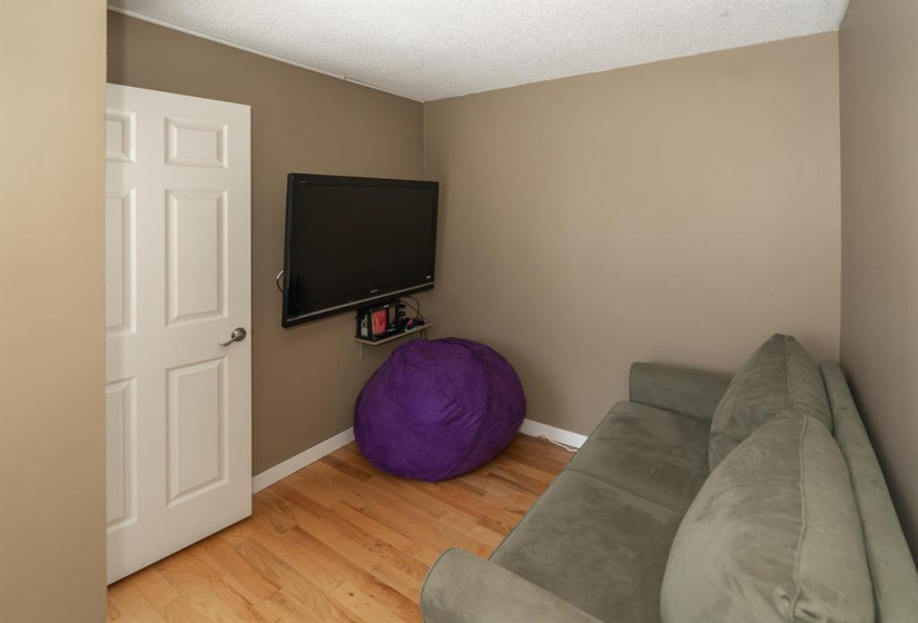 Smaller third bedroom off the study