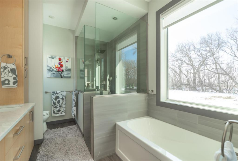 Five piece ensuite bath with separate tub and shower.
