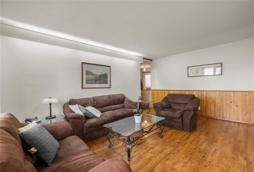 453 Sarah, 4 Bedrooms Bedrooms, 16 Rooms Rooms,3 BathroomsBathrooms,Residential,For Sale,Sarah