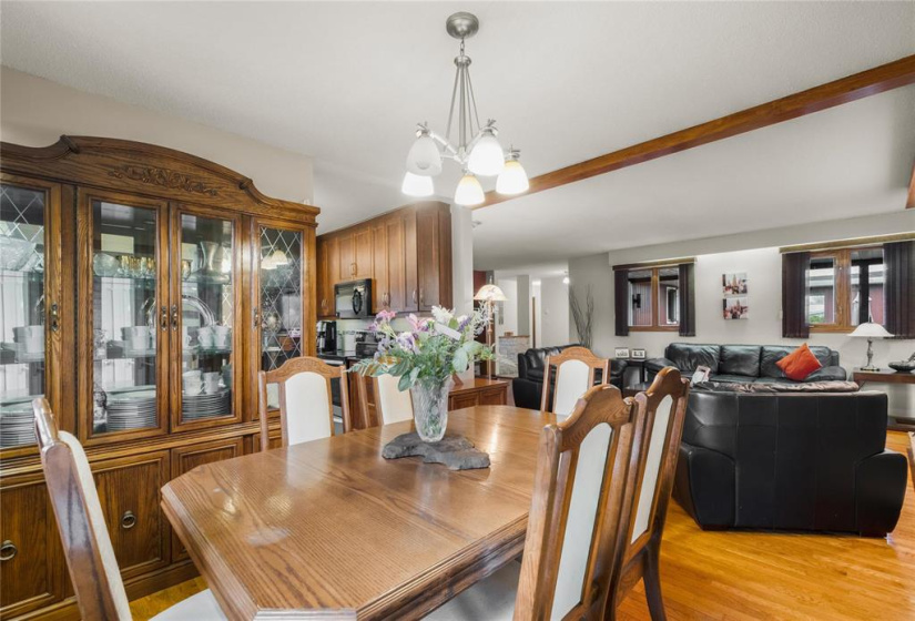 453 Sarah, 4 Bedrooms Bedrooms, 16 Rooms Rooms,3 BathroomsBathrooms,Residential,For Sale,Sarah