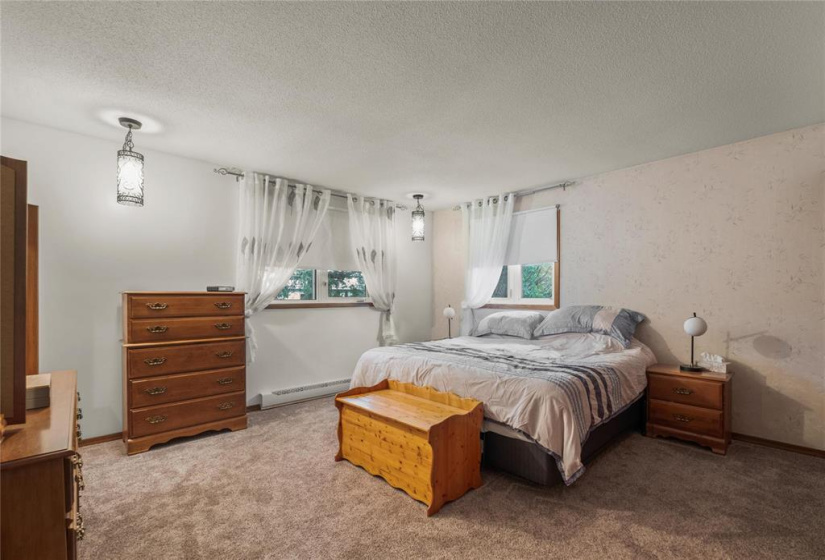 453 Sarah, 4 Bedrooms Bedrooms, 16 Rooms Rooms,3 BathroomsBathrooms,Residential,For Sale,Sarah