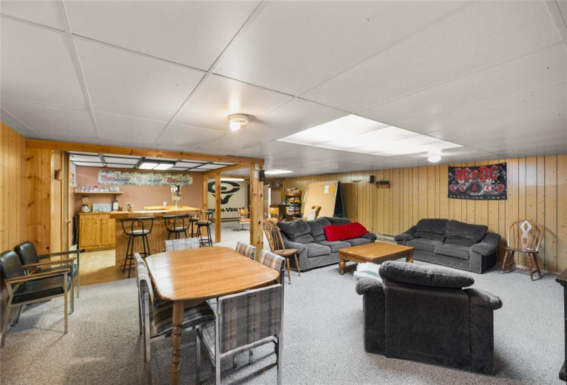 453 Sarah, 4 Bedrooms Bedrooms, 16 Rooms Rooms,3 BathroomsBathrooms,Residential,For Sale,Sarah