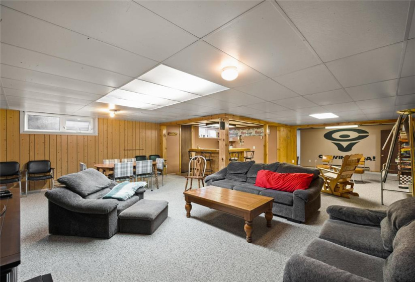 453 Sarah, 4 Bedrooms Bedrooms, 16 Rooms Rooms,3 BathroomsBathrooms,Residential,For Sale,Sarah