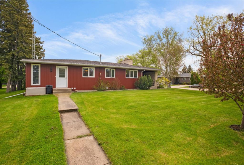 453 Sarah, 4 Bedrooms Bedrooms, 16 Rooms Rooms,3 BathroomsBathrooms,Residential,For Sale,Sarah