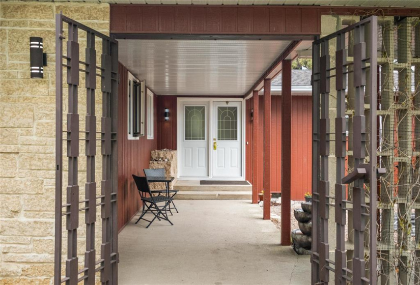 453 Sarah, 4 Bedrooms Bedrooms, 16 Rooms Rooms,3 BathroomsBathrooms,Residential,For Sale,Sarah