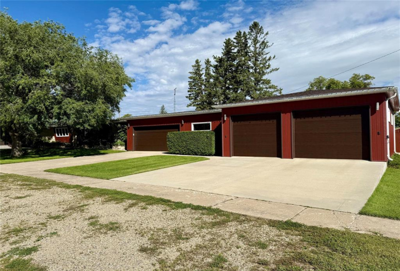 453 Sarah, 4 Bedrooms Bedrooms, 16 Rooms Rooms,3 BathroomsBathrooms,Residential,For Sale,Sarah