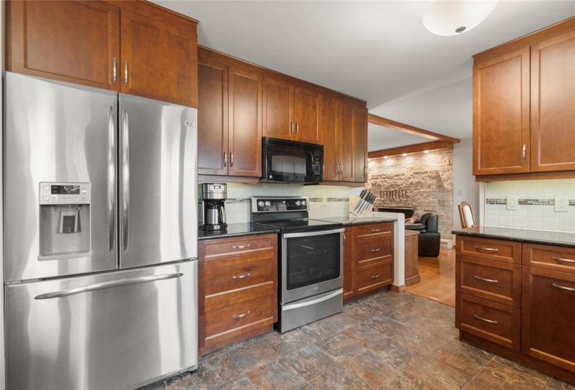 453 Sarah, 4 Bedrooms Bedrooms, 16 Rooms Rooms,3 BathroomsBathrooms,Residential,For Sale,Sarah