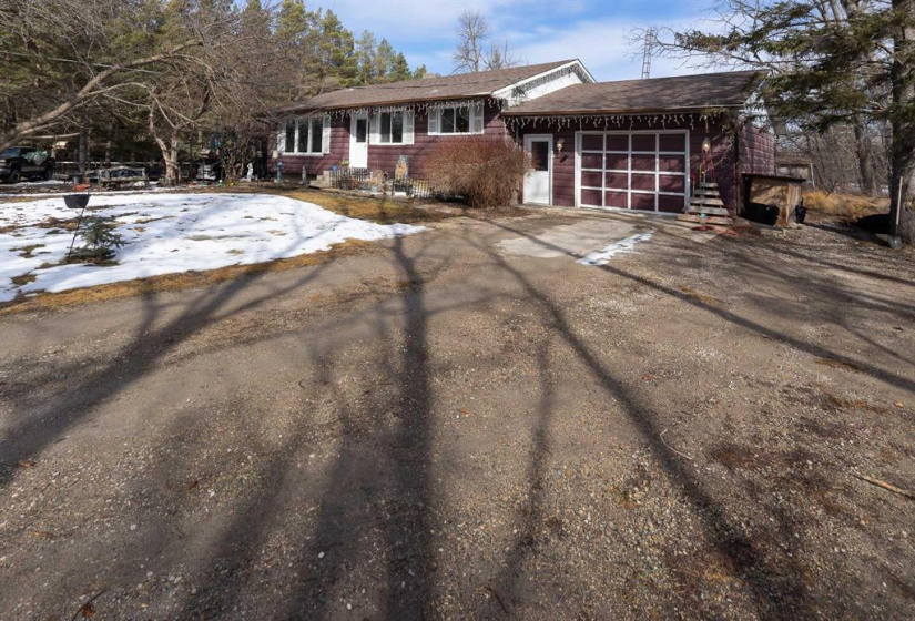 25109 35 N, 3 Bedrooms Bedrooms, 9 Rooms Rooms,2 BathroomsBathrooms,Residential,For Sale,35 N