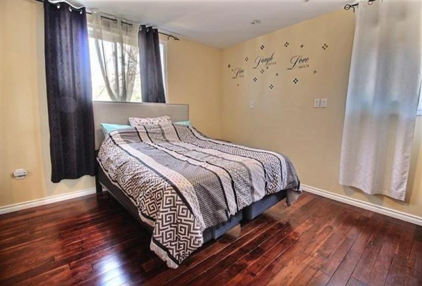 371 Boyd, 3 Bedrooms Bedrooms, 9 Rooms Rooms,1 BathroomBathrooms,Residential,For Sale,Boyd
