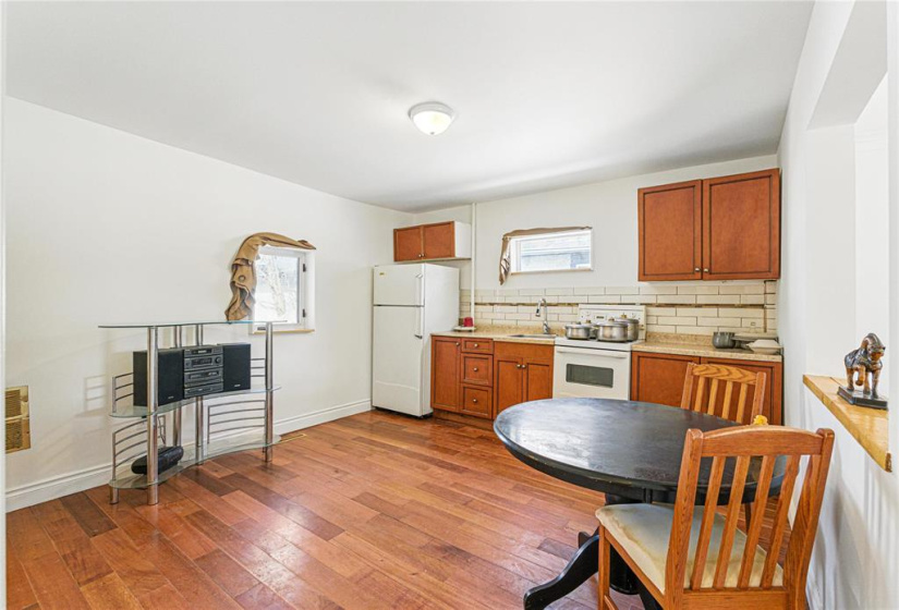 1897 Bannatyne, 2 Bedrooms Bedrooms, 6 Rooms Rooms,1 BathroomBathrooms,Residential,For Sale,Bannatyne