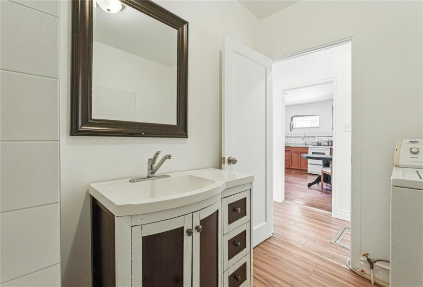 1897 Bannatyne, 2 Bedrooms Bedrooms, 6 Rooms Rooms,1 BathroomBathrooms,Residential,For Sale,Bannatyne