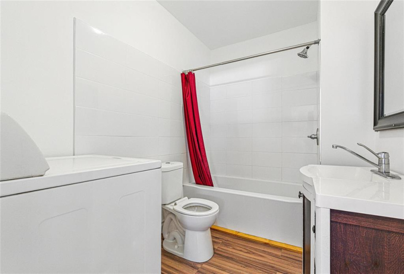 1897 Bannatyne, 2 Bedrooms Bedrooms, 6 Rooms Rooms,1 BathroomBathrooms,Residential,For Sale,Bannatyne