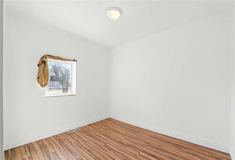 1897 Bannatyne, 2 Bedrooms Bedrooms, 6 Rooms Rooms,1 BathroomBathrooms,Residential,For Sale,Bannatyne