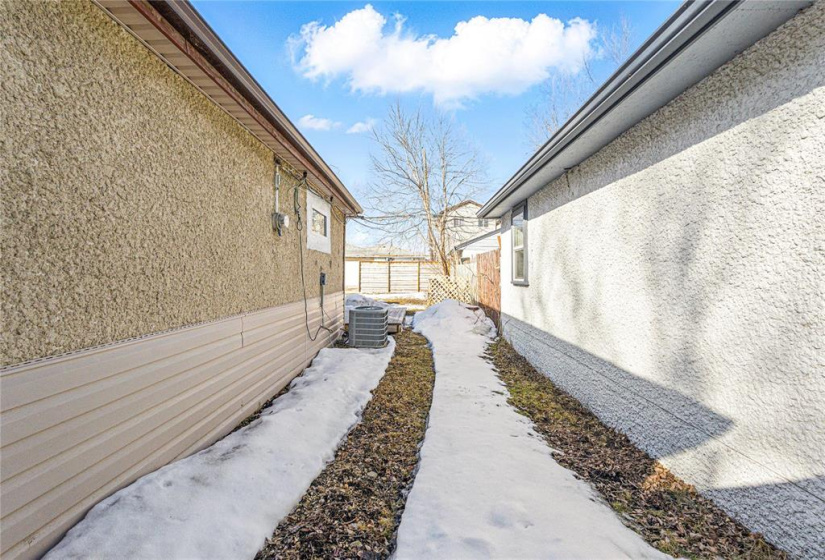 1897 Bannatyne, 2 Bedrooms Bedrooms, 6 Rooms Rooms,1 BathroomBathrooms,Residential,For Sale,Bannatyne