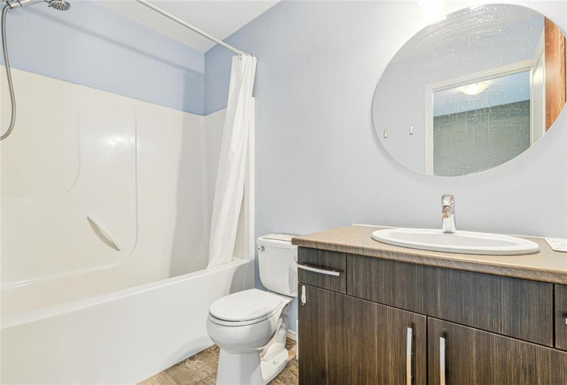 20 Ancaster, 2 Bedrooms Bedrooms, 8 Rooms Rooms,1 BathroomBathrooms,Condominium,For Sale,Ancaster