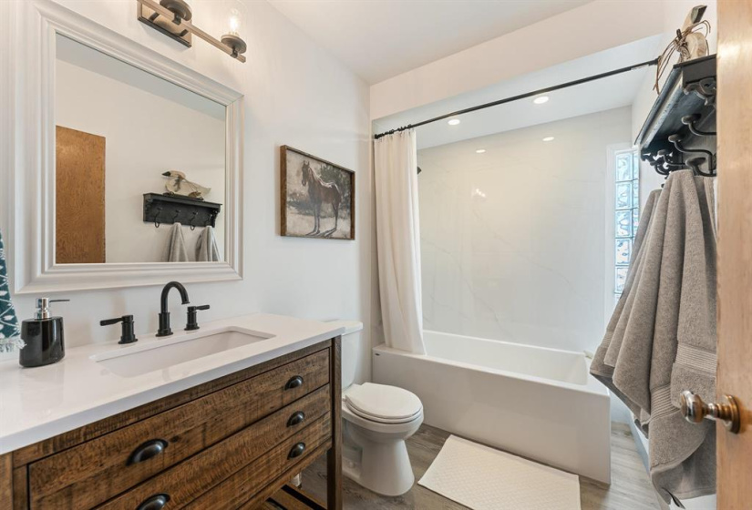 68009 2E, 4 Bedrooms Bedrooms, 11 Rooms Rooms,2 BathroomsBathrooms,Residential,For Sale,2E