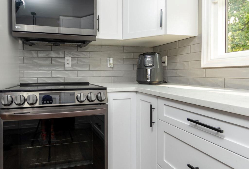 51 Rose, 2 Bedrooms Bedrooms, 6 Rooms Rooms,1 BathroomBathrooms,Residential,For Sale,Rose