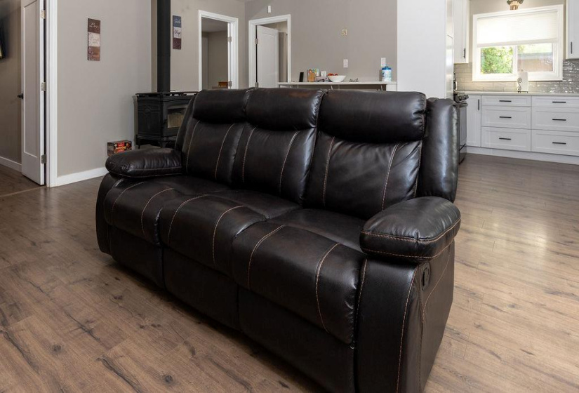 51 Rose, 2 Bedrooms Bedrooms, 6 Rooms Rooms,1 BathroomBathrooms,Residential,For Sale,Rose