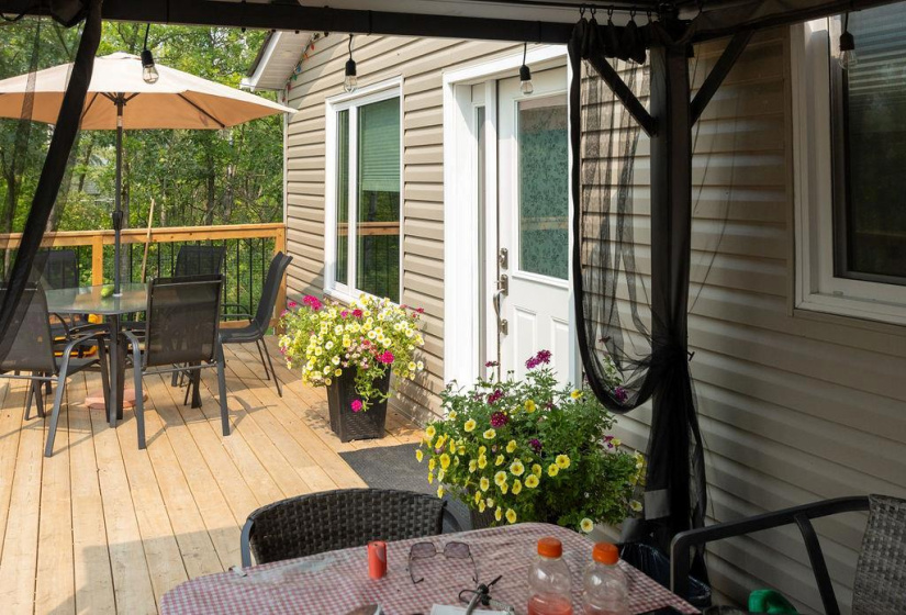 51 Rose, 2 Bedrooms Bedrooms, 6 Rooms Rooms,1 BathroomBathrooms,Residential,For Sale,Rose