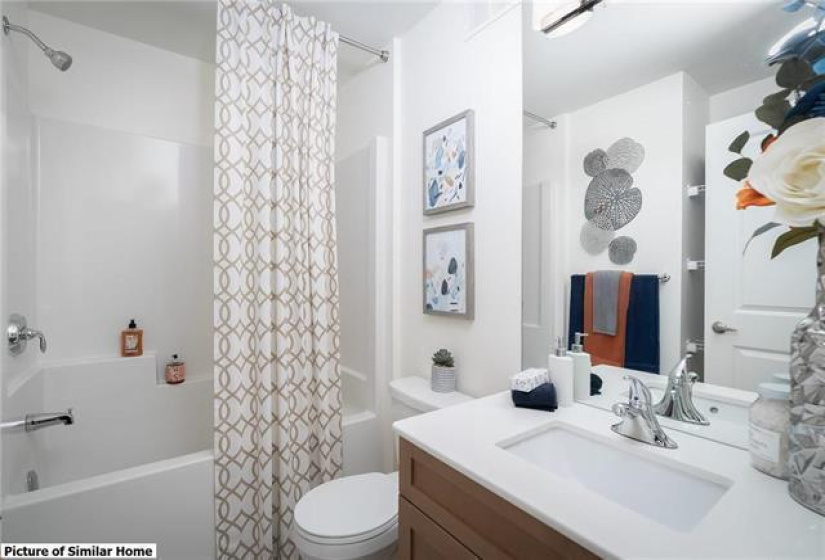 4 pce Main bath on 2nd floor