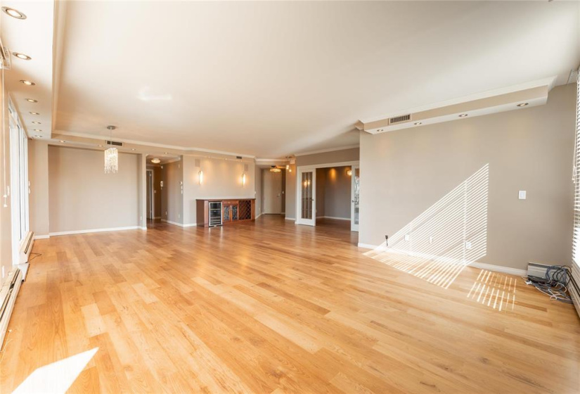 180 Tuxedo, 2 Bedrooms Bedrooms, 9 Rooms Rooms,2 BathroomsBathrooms,Condominium,For Sale,Tuxedo