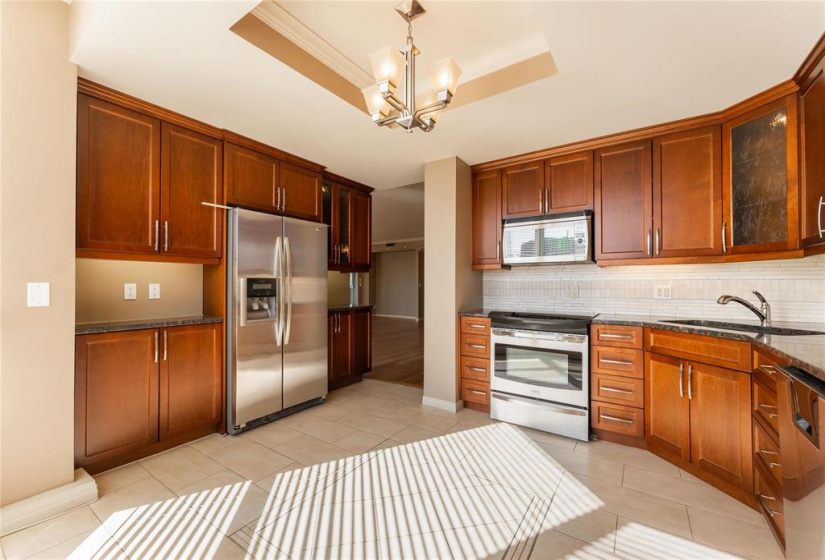 180 Tuxedo, 2 Bedrooms Bedrooms, 9 Rooms Rooms,2 BathroomsBathrooms,Condominium,For Sale,Tuxedo