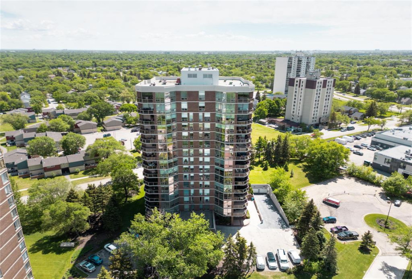 180 Tuxedo, 2 Bedrooms Bedrooms, 9 Rooms Rooms,2 BathroomsBathrooms,Condominium,For Sale,Tuxedo