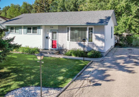 726 Community, 3 Bedrooms Bedrooms, 15 Rooms Rooms,2 BathroomsBathrooms,Residential,For Sale,Community