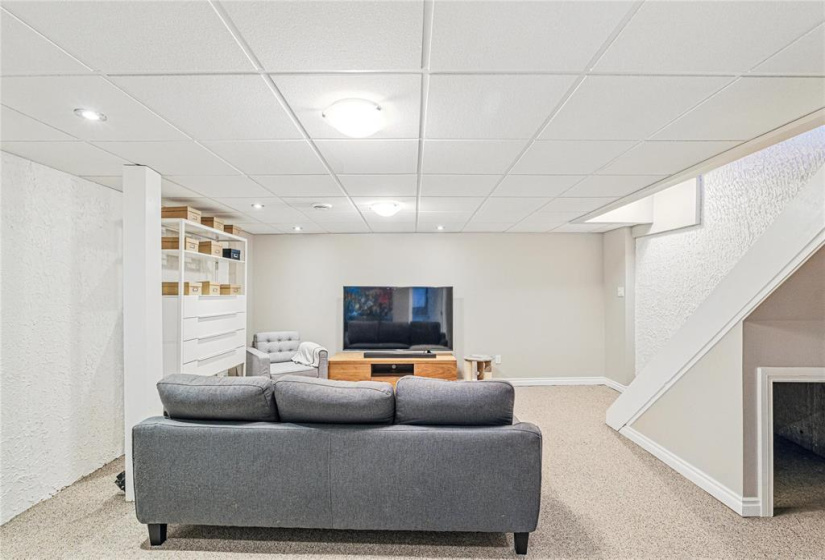 73 Apple, 3 Bedrooms Bedrooms, 9 Rooms Rooms,1 BathroomBathrooms,Condominium,For Sale,Apple