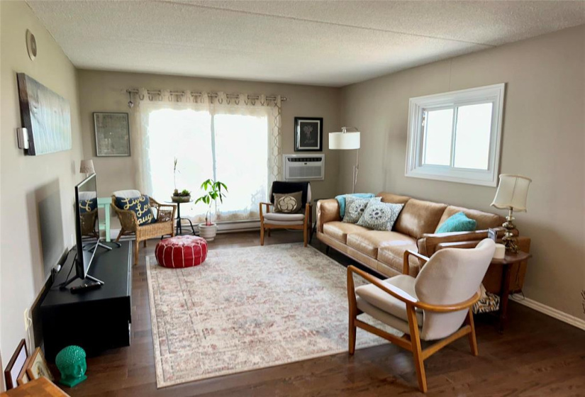 1720 Pembina, 2 Bedrooms Bedrooms, 10 Rooms Rooms,2 BathroomsBathrooms,Condominium,For Sale,Pembina
