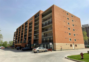1720 Pembina, 2 Bedrooms Bedrooms, 10 Rooms Rooms,2 BathroomsBathrooms,Condominium,For Sale,Pembina