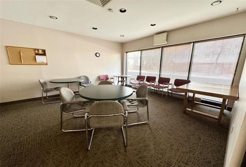 1720 Pembina, 2 Bedrooms Bedrooms, 10 Rooms Rooms,2 BathroomsBathrooms,Condominium,For Sale,Pembina