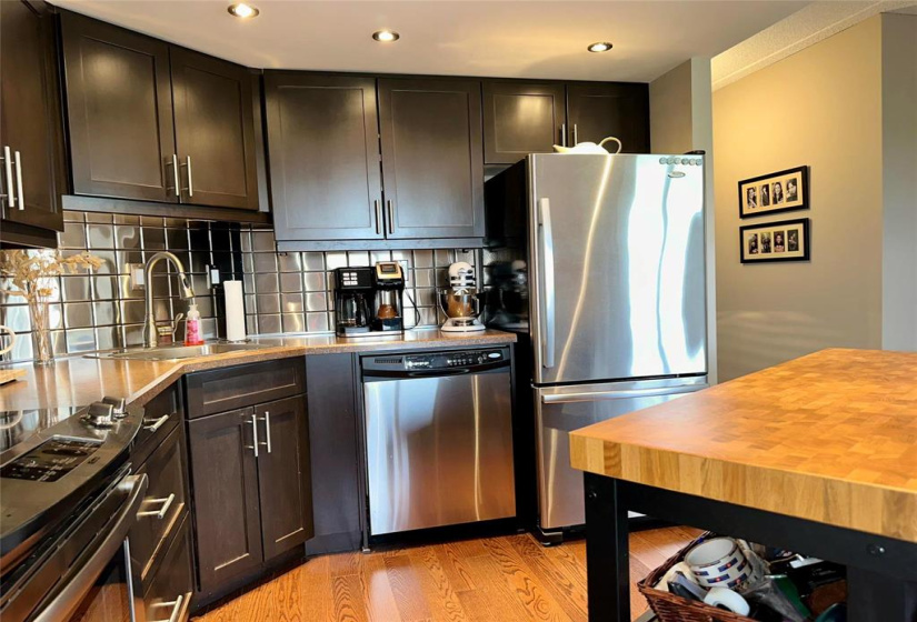 1720 Pembina, 2 Bedrooms Bedrooms, 10 Rooms Rooms,2 BathroomsBathrooms,Condominium,For Sale,Pembina