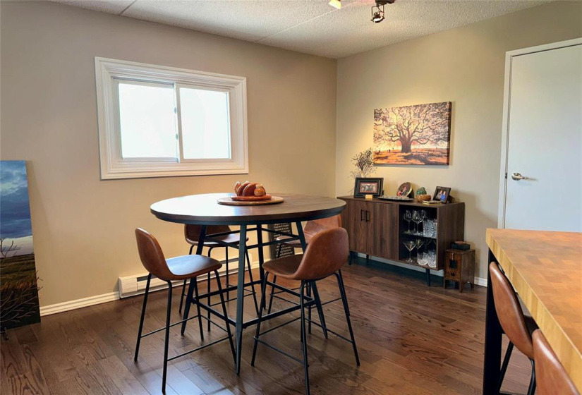 1720 Pembina, 2 Bedrooms Bedrooms, 10 Rooms Rooms,2 BathroomsBathrooms,Condominium,For Sale,Pembina