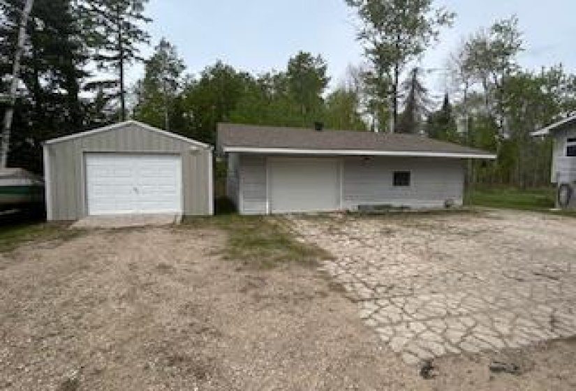 207 Thunder, 3 Bedrooms Bedrooms, 7 Rooms Rooms,2 BathroomsBathrooms,Residential,For Sale,Thunder