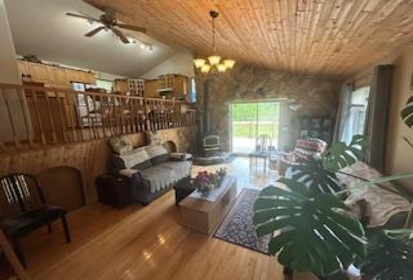 207 Thunder, 3 Bedrooms Bedrooms, 7 Rooms Rooms,2 BathroomsBathrooms,Residential,For Sale,Thunder