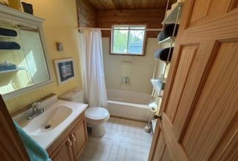 217 Thunder, 3 Bedrooms Bedrooms, 7 Rooms Rooms,1 BathroomBathrooms,Residential,For Sale,Thunder