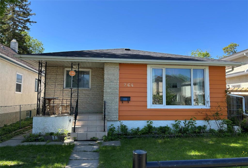 264 Pritchard, 3 Bedrooms Bedrooms, 7 Rooms Rooms,1 BathroomBathrooms,Residential,For Sale,Pritchard