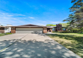 102 Brentlawn, 5 Bedrooms Bedrooms, 11 Rooms Rooms,2 BathroomsBathrooms,Residential,For Sale,Brentlawn