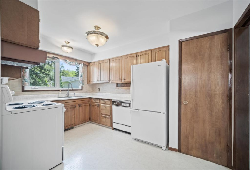 14 Rutgers, 3 Bedrooms Bedrooms, 12 Rooms Rooms,2 BathroomsBathrooms,Residential,For Sale,Rutgers