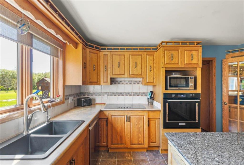 633 Sioux, 5 Bedrooms Bedrooms, 15 Rooms Rooms,3 BathroomsBathrooms,Residential,For Sale,Sioux
