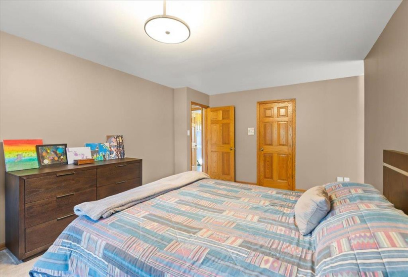 633 Sioux, 5 Bedrooms Bedrooms, 15 Rooms Rooms,3 BathroomsBathrooms,Residential,For Sale,Sioux