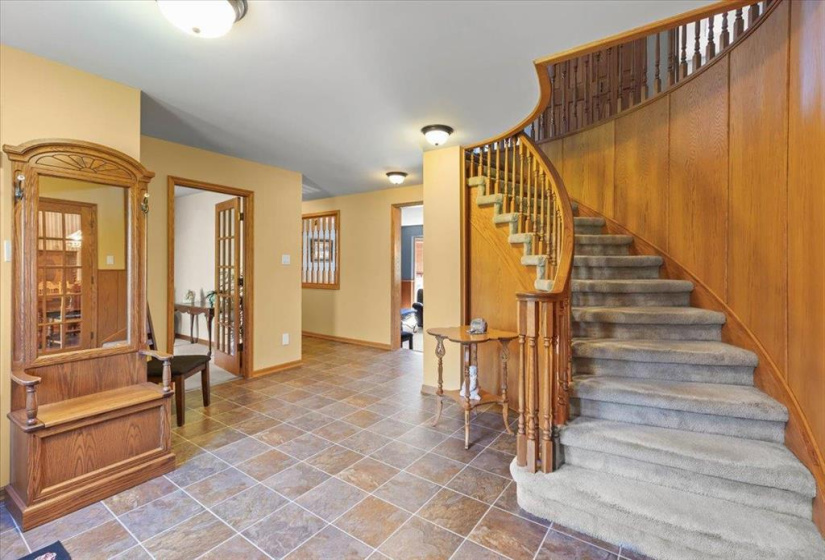 633 Sioux, 5 Bedrooms Bedrooms, 15 Rooms Rooms,3 BathroomsBathrooms,Residential,For Sale,Sioux