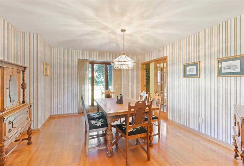 633 Sioux, 5 Bedrooms Bedrooms, 15 Rooms Rooms,3 BathroomsBathrooms,Residential,For Sale,Sioux